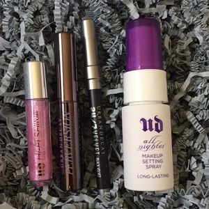 New 4 pc Urban Decay Bundle